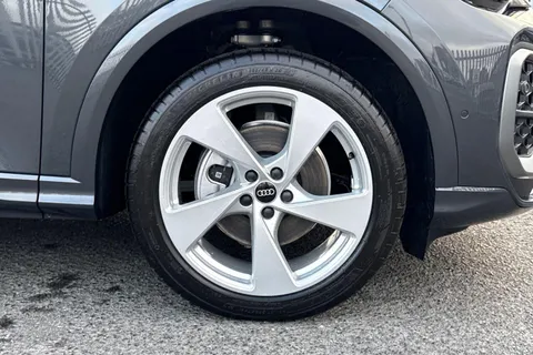 PX75XXU Audi Q5 2.0 TFSI Quattro S Line 5dr S Tronic Thumbnail #22