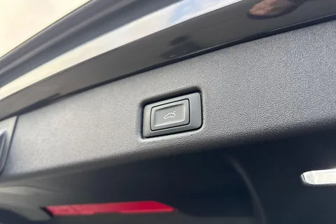 PX75XXU Audi Q5 2.0 TFSI Quattro S Line 5dr S Tronic Thumbnail #37