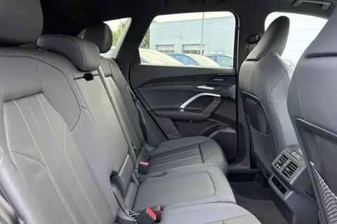 PX75XXU Audi Q5 2.0 TFSI Quattro S Line 5dr S Tronic Thumbnail #38