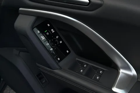 PX75XXU Audi Q5 2.0 TFSI Quattro S Line 5dr S Tronic Thumbnail #46