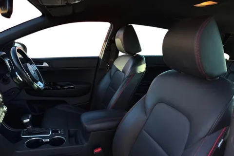 WM19VCX Kia Sportage 1.6 T-GDi GT-Line DCT AWD Euro 6 (s/s) 5dr Thumbnail #16