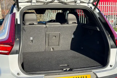 KM70VYU Volvo Xc40 1.5h T5 Twin Engine Recharge 10.7kWh R-Design Pro Auto Euro 6 (s/s) 5dr Thumbnail #6