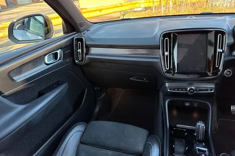 KM70VYU Volvo Xc40 1.5h T5 Twin Engine Recharge 10.7kWh R-Design Pro Auto Euro 6 (s/s) 5dr Thumbnail #19