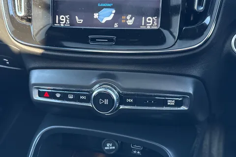 KM70VYU Volvo Xc40 1.5h T5 Twin Engine Recharge 10.7kWh R-Design Pro Auto Euro 6 (s/s) 5dr Thumbnail #21