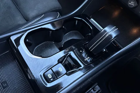 KM70VYU Volvo Xc40 1.5h T5 Twin Engine Recharge 10.7kWh R-Design Pro Auto Euro 6 (s/s) 5dr Thumbnail #22