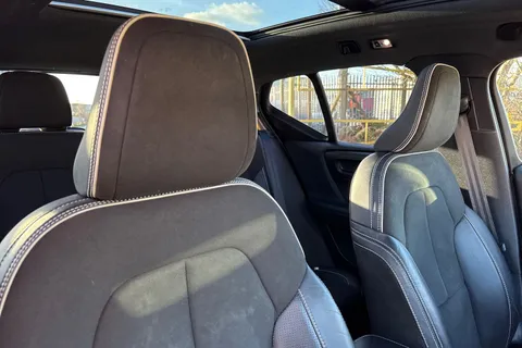 KM70VYU Volvo Xc40 1.5h T5 Twin Engine Recharge 10.7kWh R-Design Pro Auto Euro 6 (s/s) 5dr Thumbnail #23