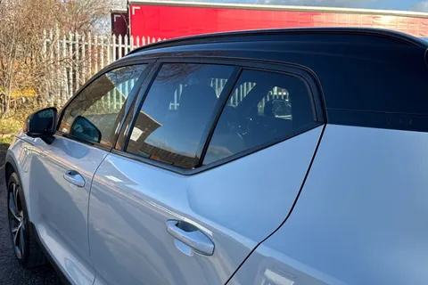 KM70VYU Volvo Xc40 1.5h T5 Twin Engine Recharge 10.7kWh R-Design Pro Auto Euro 6 (s/s) 5dr Thumbnail #24