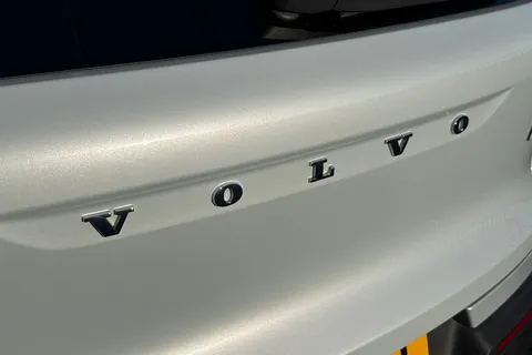 KM70VYU Volvo Xc40 1.5h T5 Twin Engine Recharge 10.7kWh R-Design Pro Auto Euro 6 (s/s) 5dr Thumbnail #28
