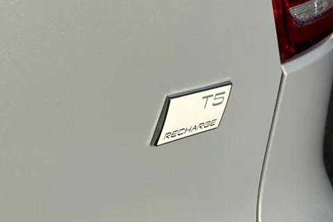 KM70VYU Volvo Xc40 1.5h T5 Twin Engine Recharge 10.7kWh R-Design Pro Auto Euro 6 (s/s) 5dr Thumbnail #29