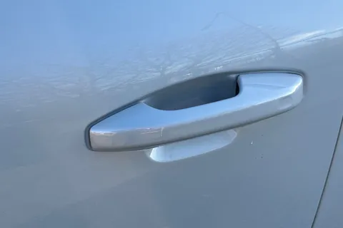 KM70VYU Volvo Xc40 1.5h T5 Twin Engine Recharge 10.7kWh R-Design Pro Auto Euro 6 (s/s) 5dr Thumbnail #31