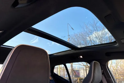 KM70VYU Volvo Xc40 1.5h T5 Twin Engine Recharge 10.7kWh R-Design Pro Auto Euro 6 (s/s) 5dr Thumbnail #33