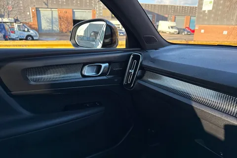 KM70VYU Volvo Xc40 1.5h T5 Twin Engine Recharge 10.7kWh R-Design Pro Auto Euro 6 (s/s) 5dr Thumbnail #35