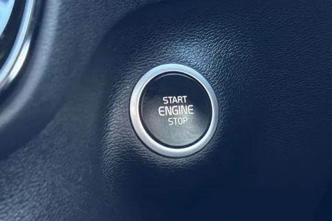 KM70VYU Volvo Xc40 1.5h T5 Twin Engine Recharge 10.7kWh R-Design Pro Auto Euro 6 (s/s) 5dr Thumbnail #40