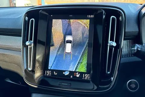 KM70VYU Volvo Xc40 1.5h T5 Twin Engine Recharge 10.7kWh R-Design Pro Auto Euro 6 (s/s) 5dr Thumbnail #41