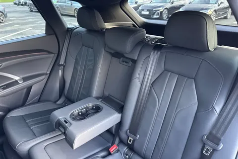  Audi Q5 2.0 TDI S line S Tronic quattro Euro 6 (s/s) 5dr Thumbnail #19