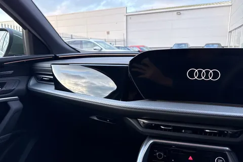  Audi Q5 2.0 TDI S line S Tronic quattro Euro 6 (s/s) 5dr Thumbnail #20