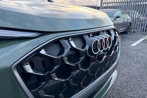  Audi Q5 2.0 TDI S line S Tronic quattro Euro 6 (s/s) 5dr Thumbnail #25