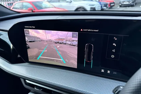  Audi Q5 2.0 TDI S line S Tronic quattro Euro 6 (s/s) 5dr Thumbnail #46