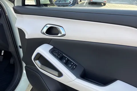 DG75OVK BYD ATTO 2 51.1kWh Boost Auto 5dr Thumbnail #17