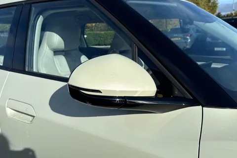 DG75OVK BYD ATTO 2 51.1kWh Boost Auto 5dr Thumbnail #35