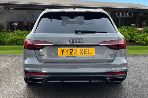 YY22XEL Audi A4 Avant Avant Black Edition 40 TFSI  204 PS S tronic Thumbnail #4