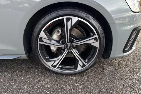 YY22XEL Audi A4 Avant Avant Black Edition 40 TFSI  204 PS S tronic Thumbnail #10