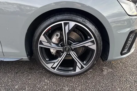 YY22XEL Audi A4 Avant Avant Black Edition 40 TFSI  204 PS S tronic Thumbnail #12