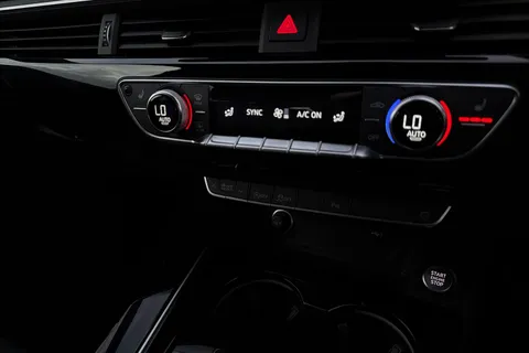 YY22XEL Audi A4 Avant Avant Black Edition 40 TFSI  204 PS S tronic Thumbnail #22