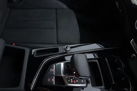 YY22XEL Audi A4 Avant Avant Black Edition 40 TFSI  204 PS S tronic Thumbnail #23