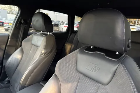 YY22XEL Audi A4 Avant Avant Black Edition 40 TFSI  204 PS S tronic Thumbnail #24