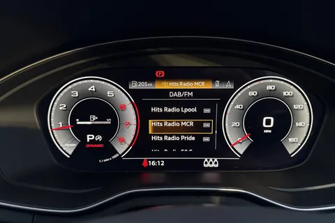 YY22XEL Audi A4 Avant Avant Black Edition 40 TFSI  204 PS S tronic Thumbnail #30