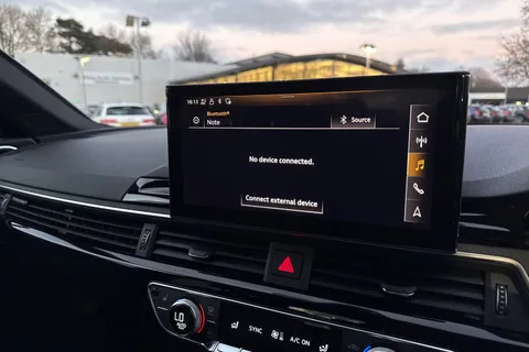 YY22XEL Audi A4 Avant Avant Black Edition 40 TFSI  204 PS S tronic Thumbnail #38