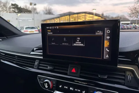 YY22XEL Audi A4 Avant Avant Black Edition 40 TFSI  204 PS S tronic Thumbnail #39