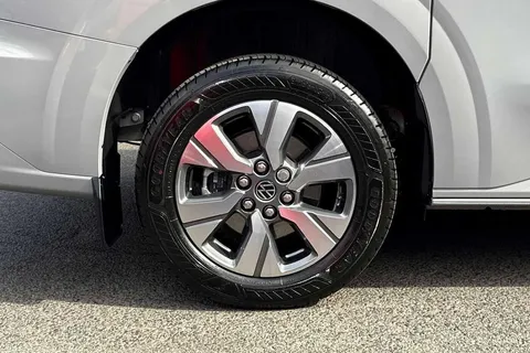 BV75OBO Volkswagen E-Transporter SWB 218PS  65kWh Electric 5 Seats Thumbnail #7