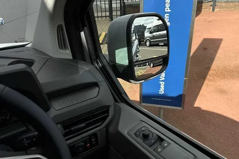 BV75OBO Volkswagen E-Transporter SWB 218PS  65kWh Electric 5 Seats Thumbnail #18