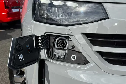 BV75OBO Volkswagen E-Transporter SWB 218PS  65kWh Electric 5 Seats Thumbnail #29