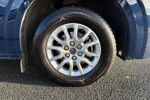 DC75AVK Volkswagen Transporter 2.0 TDI 110 Commerce Pro Van Thumbnail #5