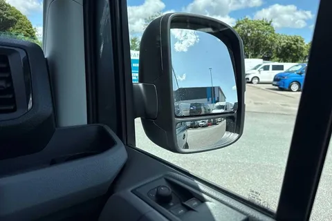 DE25YCA Volkswagen Crafter 2.0 TDI 140PS Commerce Plus High Roof Van Auto Thumbnail #17