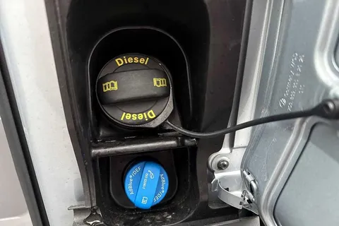 DC75AVU Volkswagen Crafter CR35 Panel van Commerce Plus MWB 140 2.0 TDI 8sp Aut  - MY25/Rear Camera Thumbnail #24