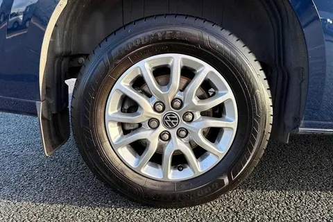 DC75AVK Volkswagen Transporter 2.0 TDI 110 Commerce Pro Van Thumbnail #21