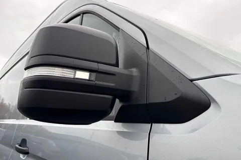 DC75AVU Volkswagen Crafter CR35 Panel van Commerce Plus MWB 140 2.0 TDI 8sp Aut  - MY25/Rear Camera Thumbnail #25