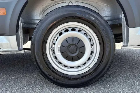 DE25YCA Volkswagen Crafter 2.0 TDI 140PS Commerce Plus High Roof Van Auto Thumbnail #22