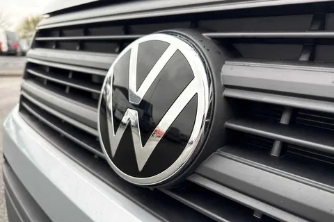 DC75AVU Volkswagen Crafter CR35 Panel van Commerce Plus MWB 140 2.0 TDI 8sp Aut  - MY25/Rear Camera Thumbnail #28