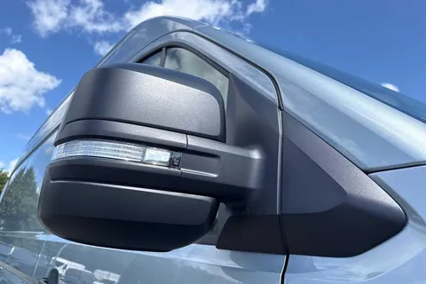 DE25YCA Volkswagen Crafter 2.0 TDI 140PS Commerce Plus High Roof Van Auto Thumbnail #24