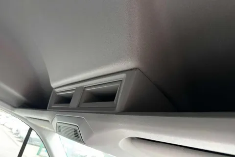DC75AVU Volkswagen Crafter CR35 Panel van Commerce Plus MWB 140 2.0 TDI 8sp Aut  - MY25/Rear Camera Thumbnail #32