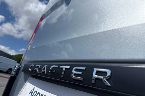 DE25YCA Volkswagen Crafter 2.0 TDI 140PS Commerce Plus High Roof Van Auto Thumbnail #30