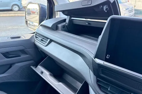 DC75AVK Volkswagen Transporter 2.0 TDI 110 Commerce Pro Van Thumbnail #32