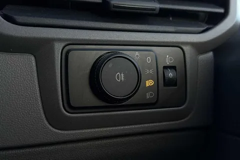 DC75AVK Volkswagen Transporter 2.0 TDI 110 Commerce Pro Van Thumbnail #36