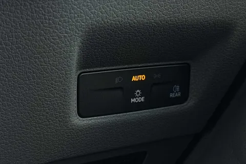 DE25YCA Volkswagen Crafter 2.0 TDI 140PS Commerce Plus High Roof Van Auto Thumbnail #36