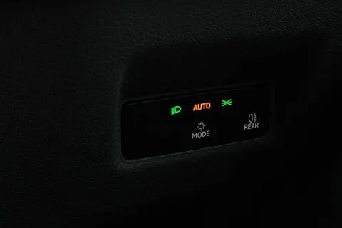 DC75AVU Volkswagen Crafter CR35 Panel van Commerce Plus MWB 140 2.0 TDI 8sp Aut  - MY25/Rear Camera Thumbnail #46